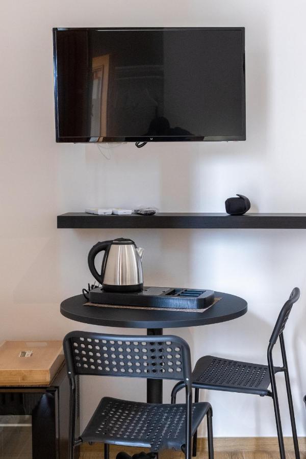 Lovely Rooms - Guest House Suites Triggiano Exterior photo